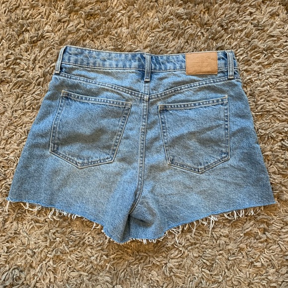H&M Light Blue Jean Shorts - Picture 2 of 6